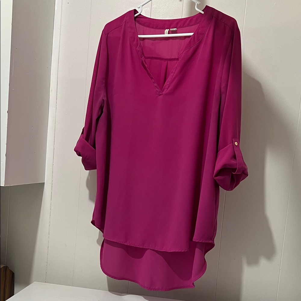 Chic pink V-Neck, hi-low Blouse